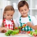 Μαθαίνοντας τα παιδιά να αγαπούν φρούτα και λαχανικά!!!