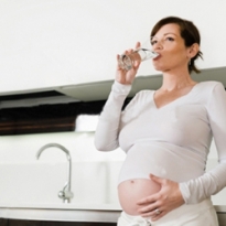 Γιατί το νερό είναι πολύτιμο στην εγκυμοσύνη;