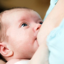 Οδηγίες για το πόσο συχνά να θηλάζει το μωρό σας;